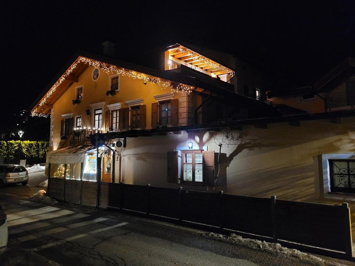Hotel Garni Salvanel Cavalese Bagian luar foto