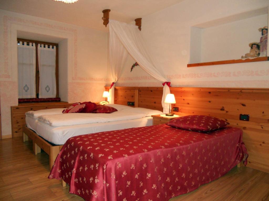 Hotel Garni Salvanel Cavalese Ruang foto