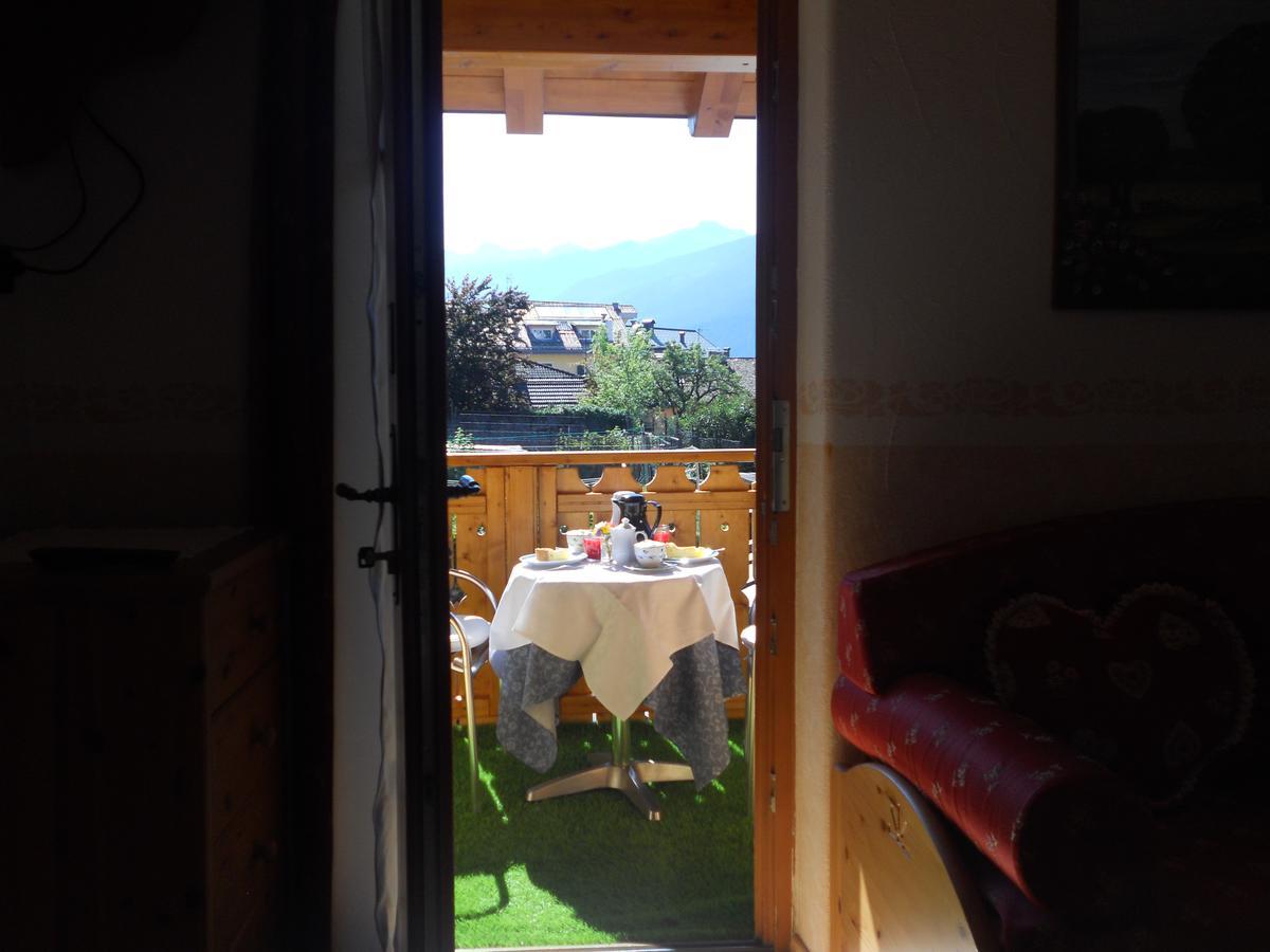 Hotel Garni Salvanel Cavalese Bagian luar foto