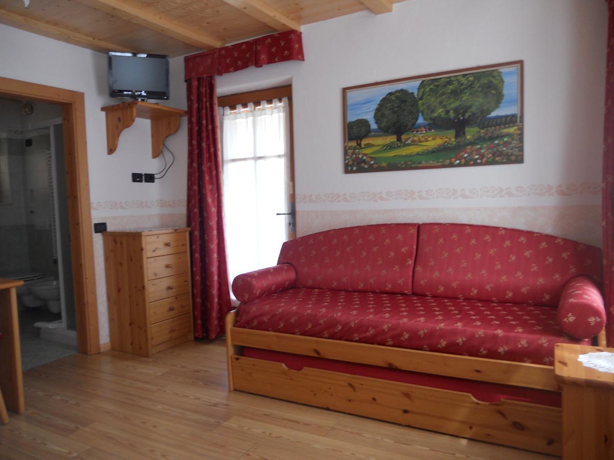 Hotel Garni Salvanel Cavalese Bagian luar foto