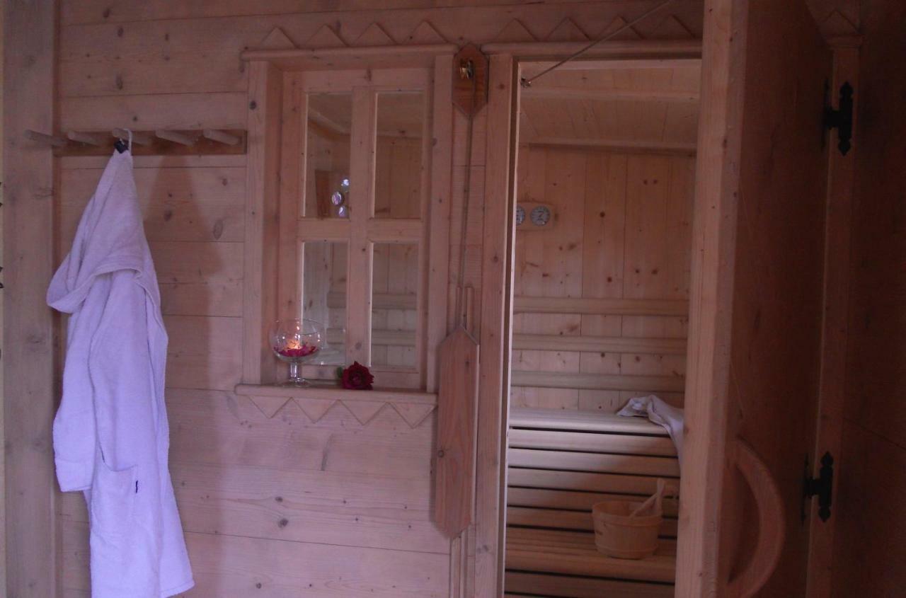 Hotel Garni Salvanel Cavalese Bagian luar foto
