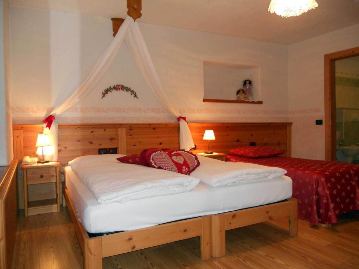 Hotel Garni Salvanel Cavalese Bagian luar foto