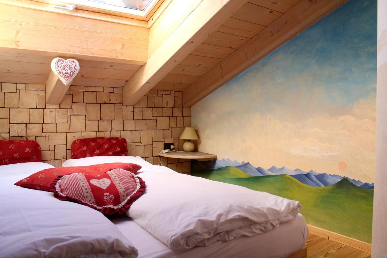 Hotel Garni Salvanel Cavalese Bagian luar foto
